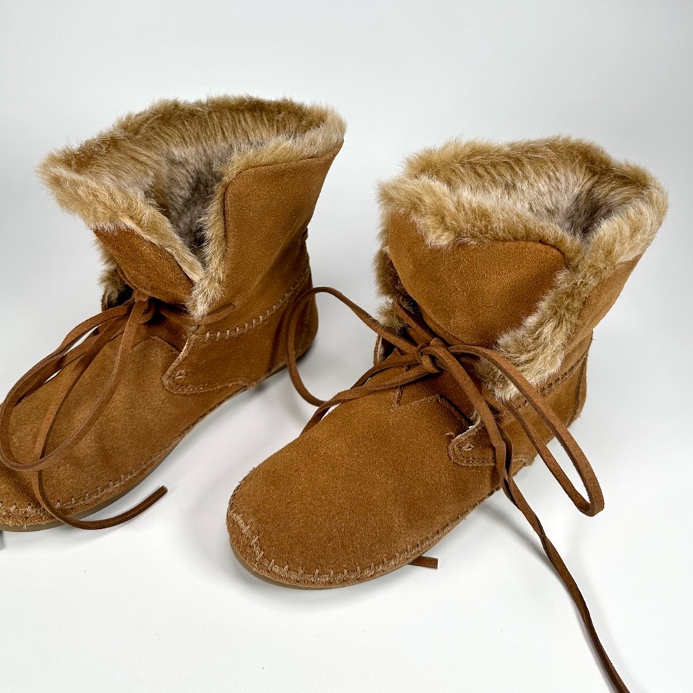 TOMS Zahara Suede Moc Faux Shearling Bootie Boots in Chestnut - Picture 5 of 16